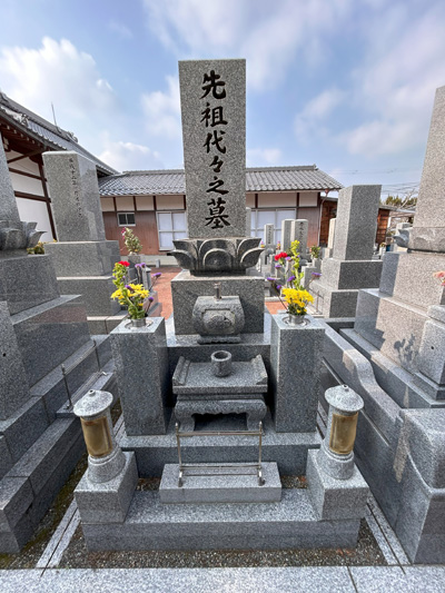 お墓参りの代行を湖南市吉永西往寺にてしています